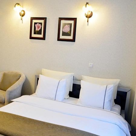 Comfort Apartments - Beautiful Suite By The Park Grodno Buitenkant foto