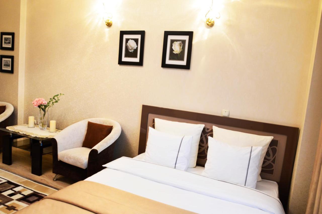 Comfort Apartments - Beautiful Suite By The Park Grodno Buitenkant foto